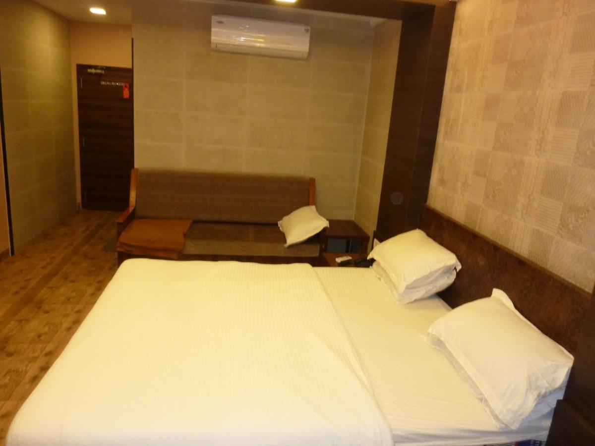 Hotel Orient Palace Mumbai Luaran gambar